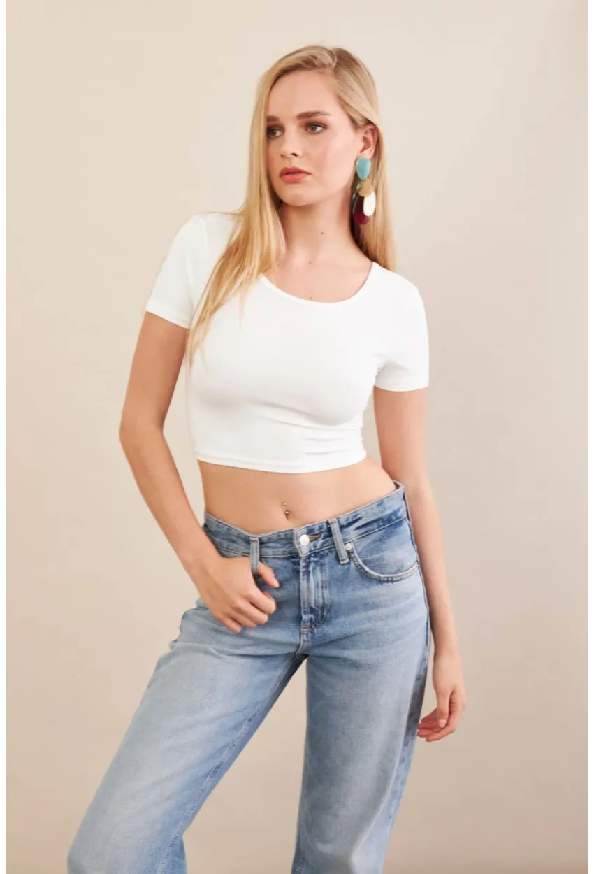 Kadın Beyaz Sırtı Açık Crop Bluz AN6038