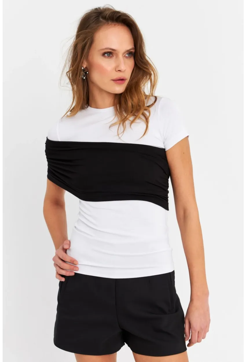 Kadın Beyaz-Siyah Çapraz Bloklu Bluz EY3073