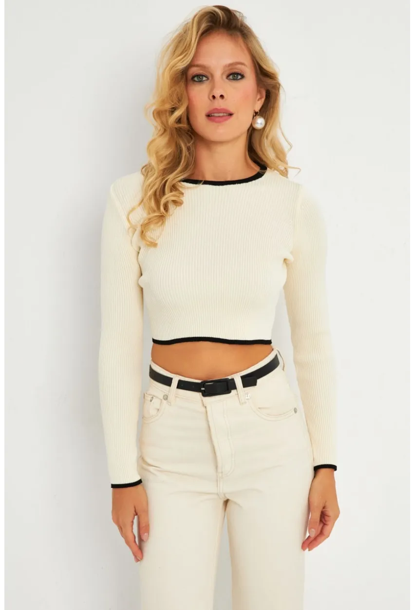 Kadın Beyaz-Siyah Sırtı Açık Bluz YV270