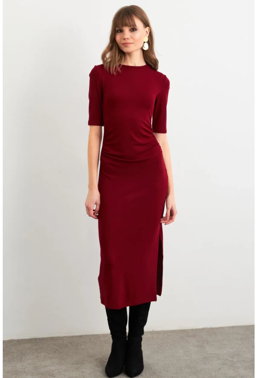 Kadın Bordo Büzgülü Yırtmaçlı Tshırt Elbise FS9594