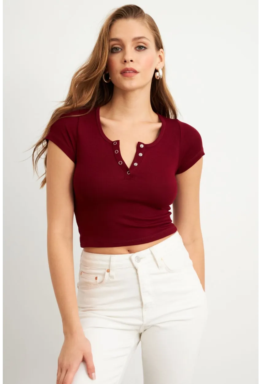Kadın Bordo Önü Düğmeli Basic T-Shirt TOP07