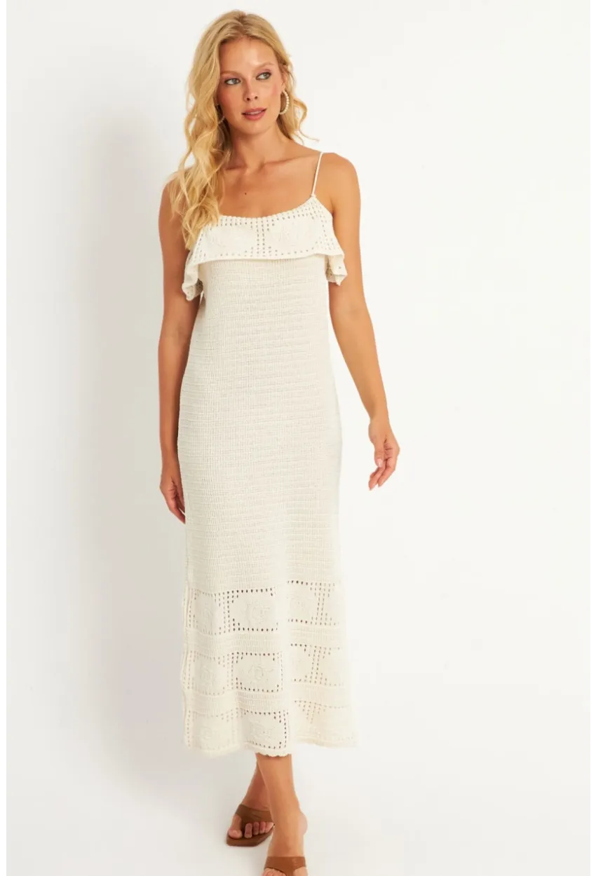Kadın Ekru Ajurlu Triko Midi Elbise HC1569