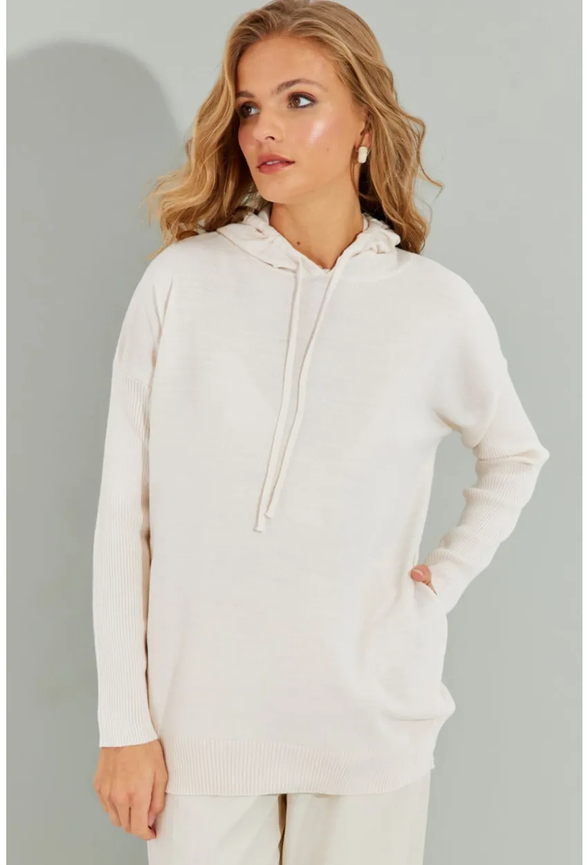 Kadın Ekru Kapüşonlu Cepli Triko Kazak YZ520