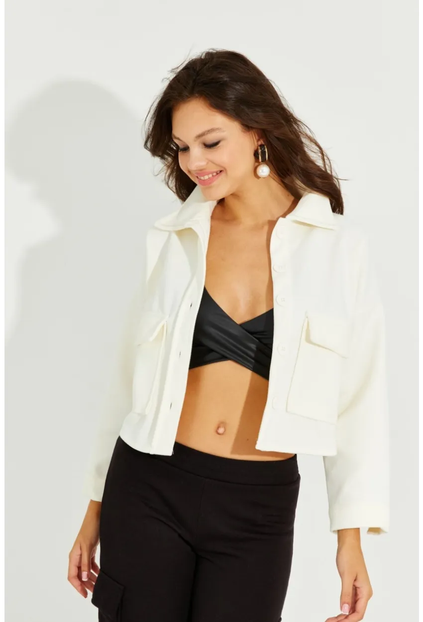 Kadın Ekru Kaşe Cepli Kısa Ceket PP2444