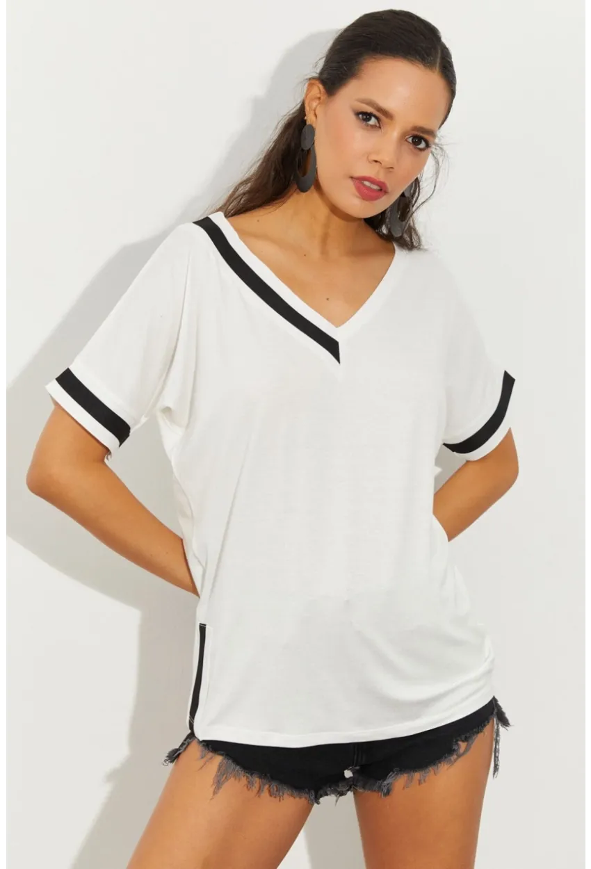 Kadın Ekru Kontrast T-Shirt ST396