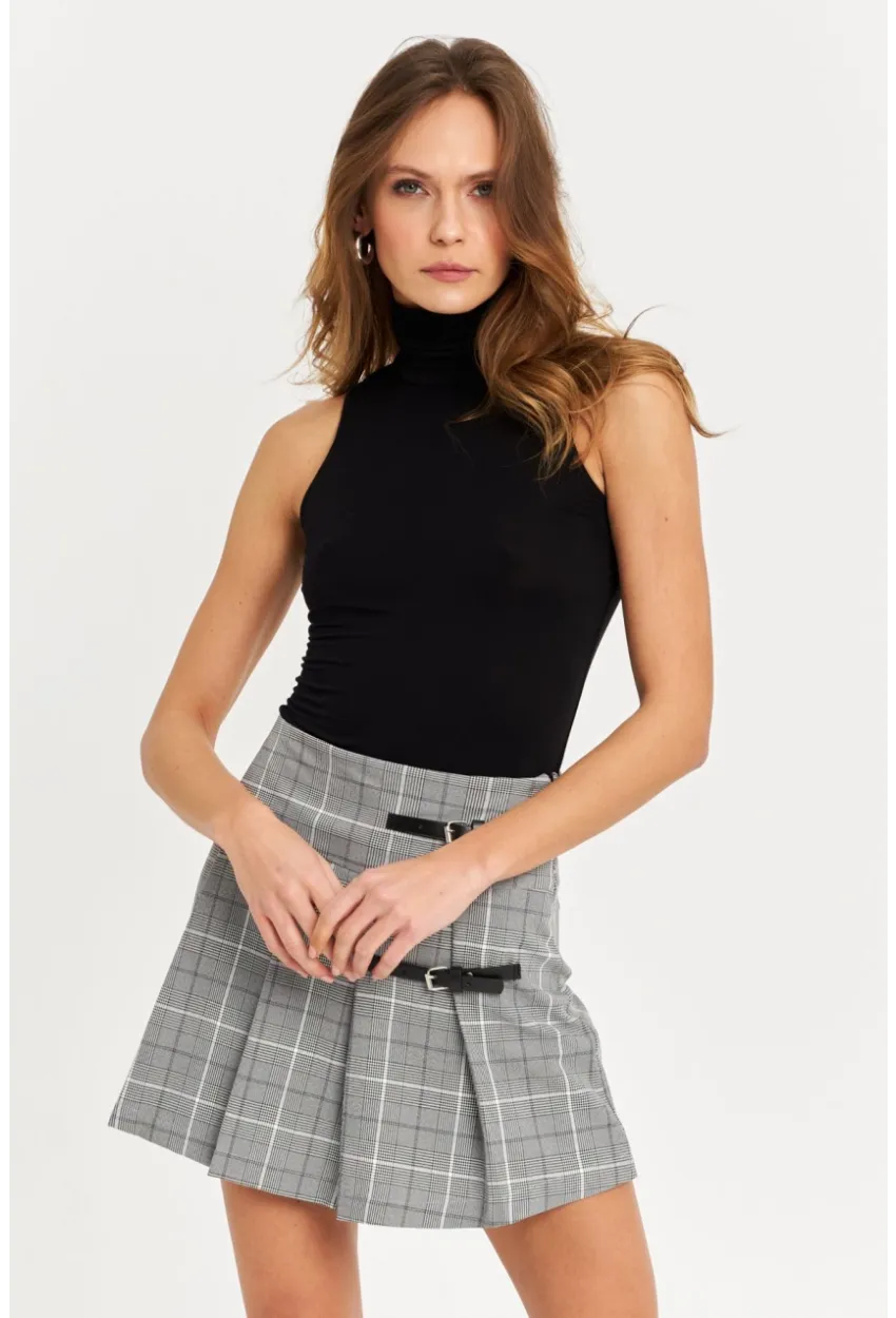 Kadın Gri Kemer Detaylı Ekose Şort Etek FS9473