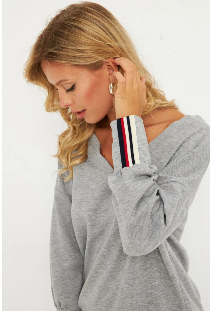 Kadın Gri Şerit Detaylı V Yaka Sweatshirt  EY2905