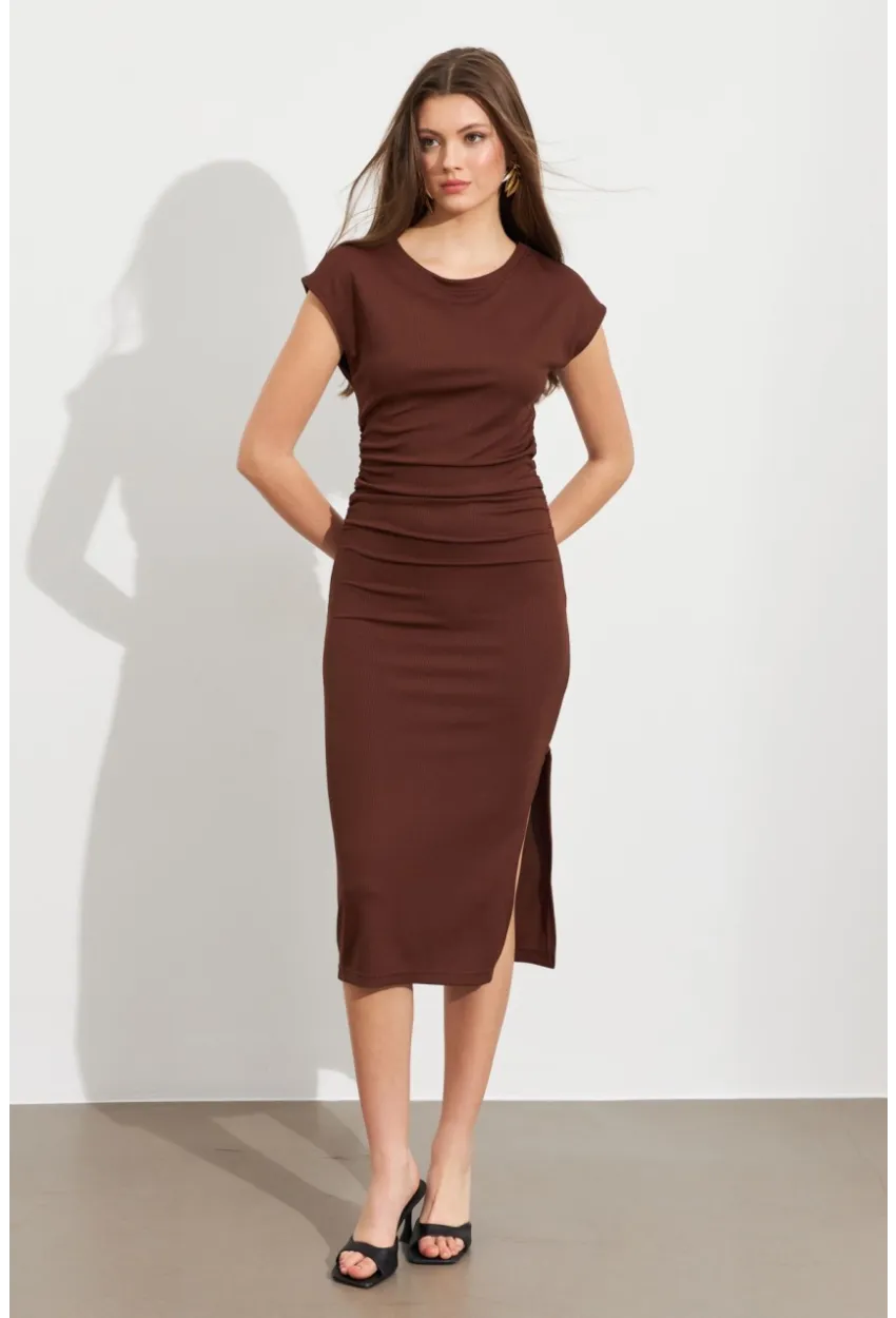 Kadın Kahverengi Büzgülü Midi Elbise MK38