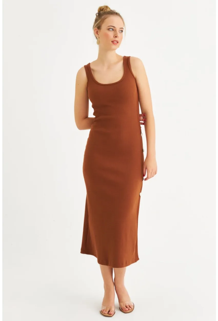Kadın Kahverengi Düğme Detaylı Kaşkorse Midi Elbise EY2837