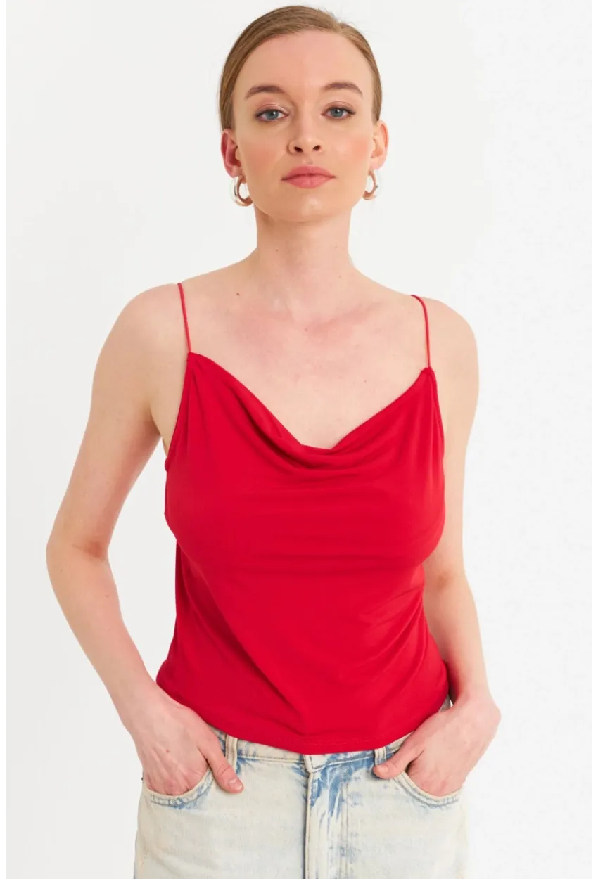 Kadın Kırmızı Degaje Yaka Basic Askılı Bluz YDF101