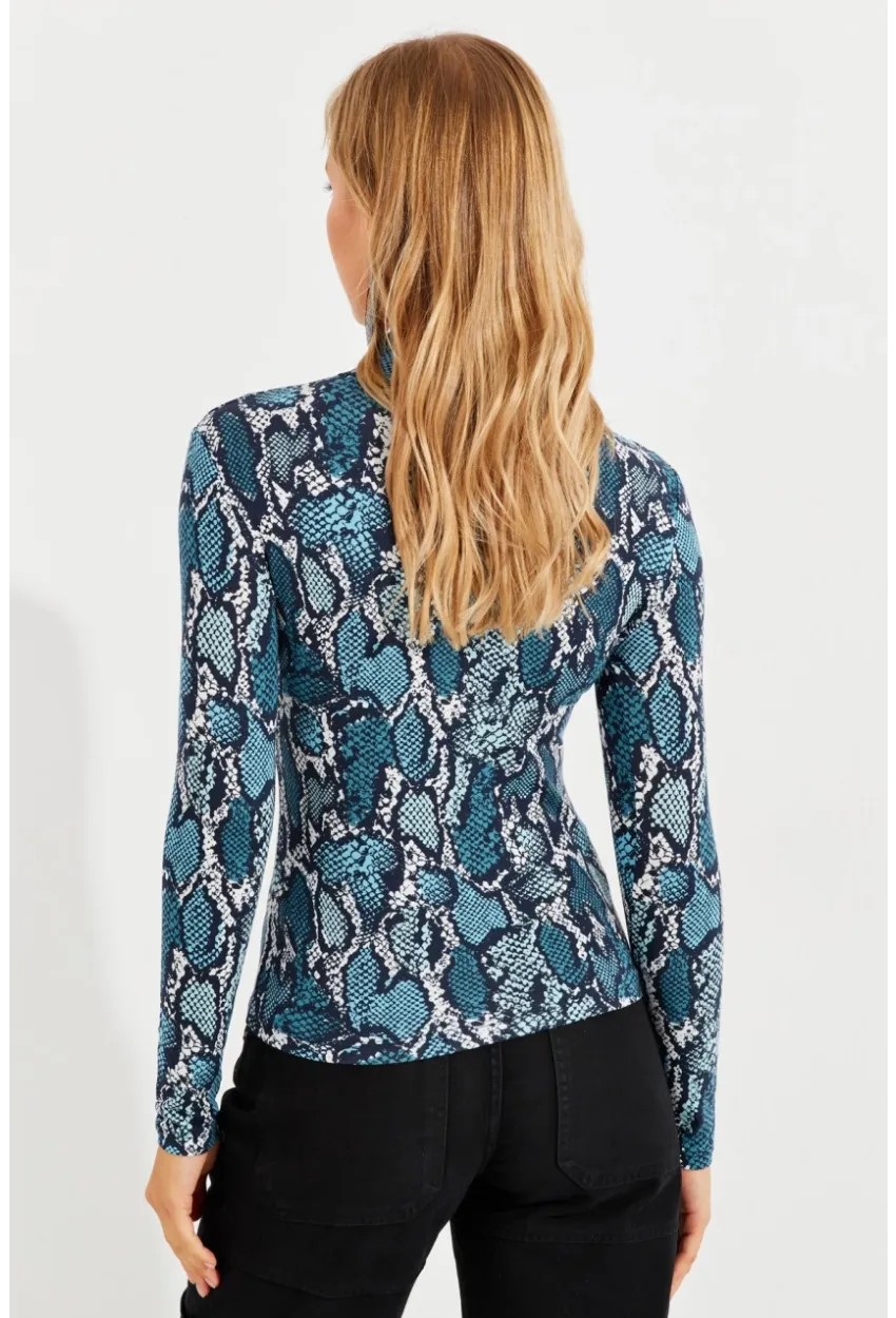 Kadın Petrol Önü Damla Yılan Desenli Bluz LPP1236