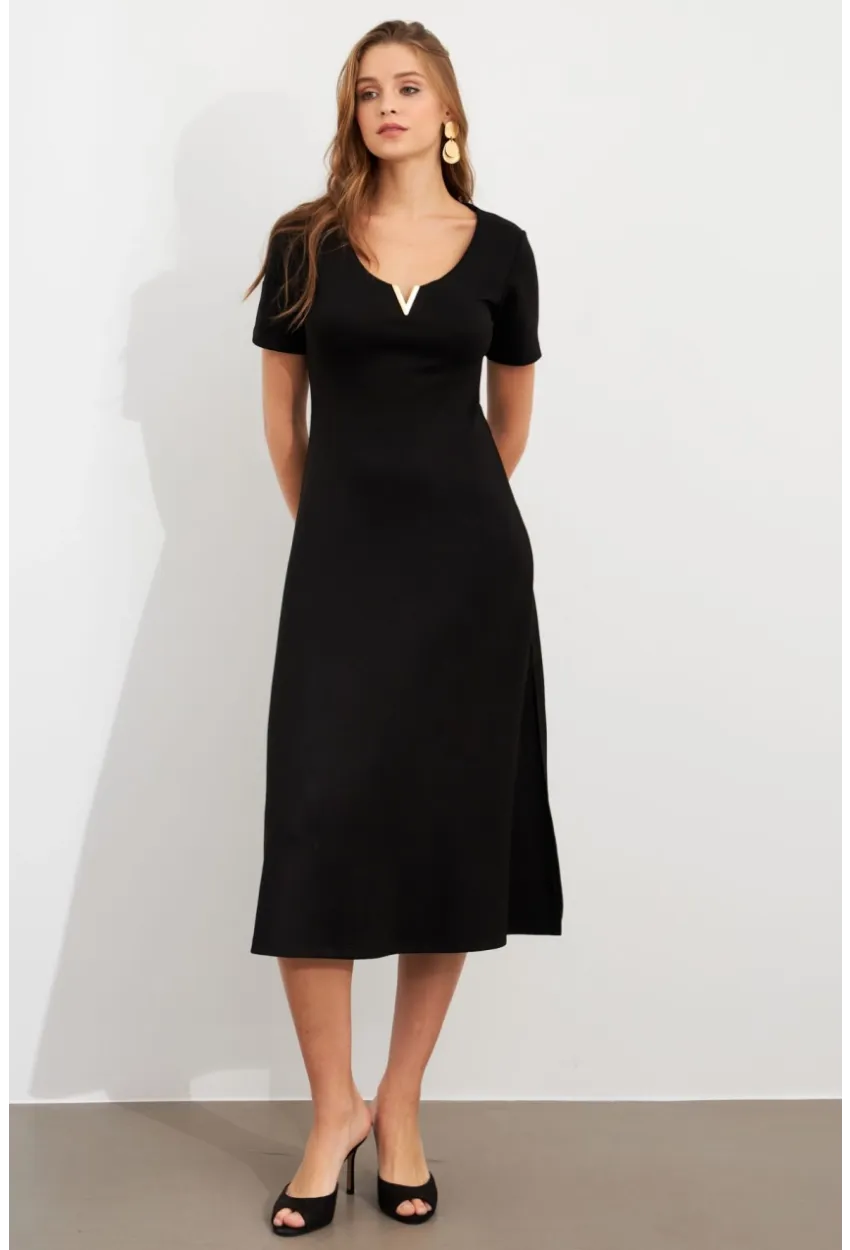 Kadın Siyah Aksesuar Detaylı Midi Elbise MON145