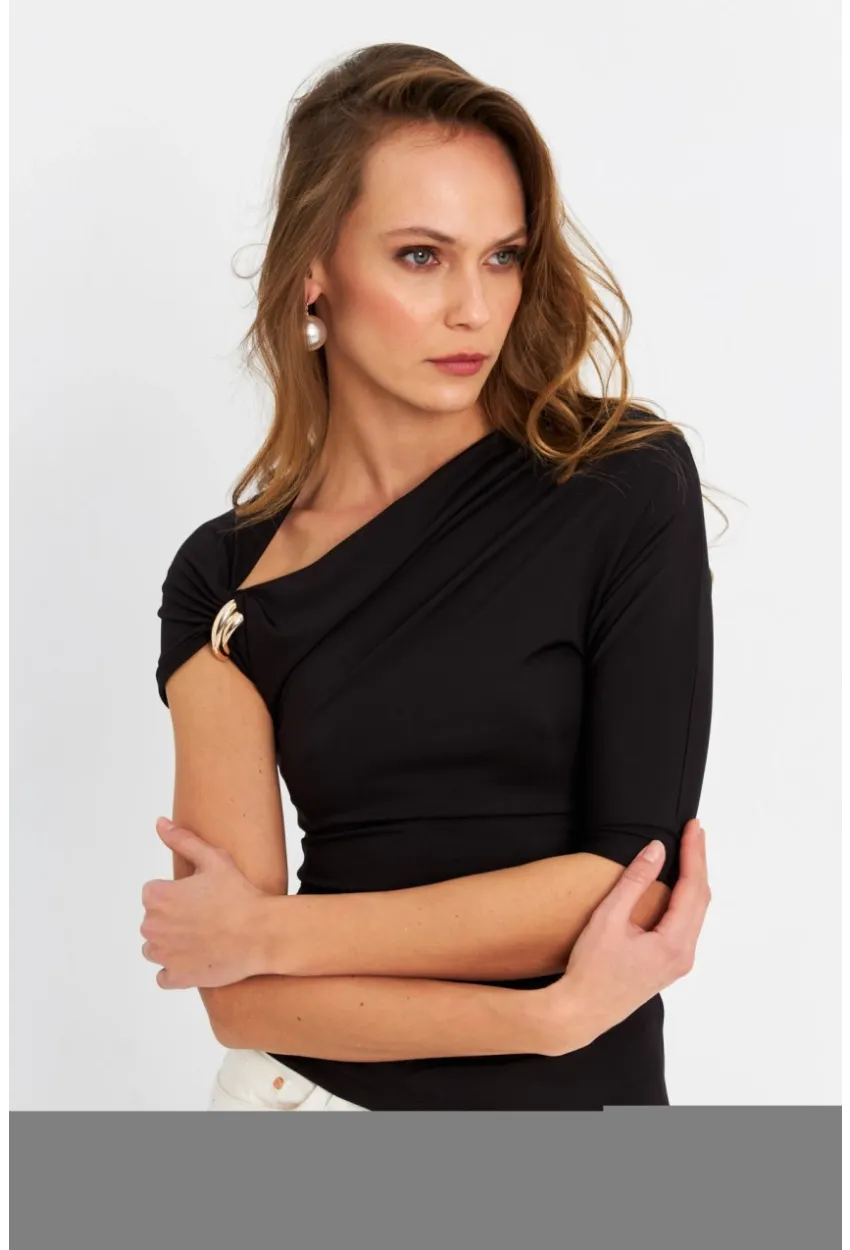 Kadın Siyah Aksesuarlı Bluz EY3074