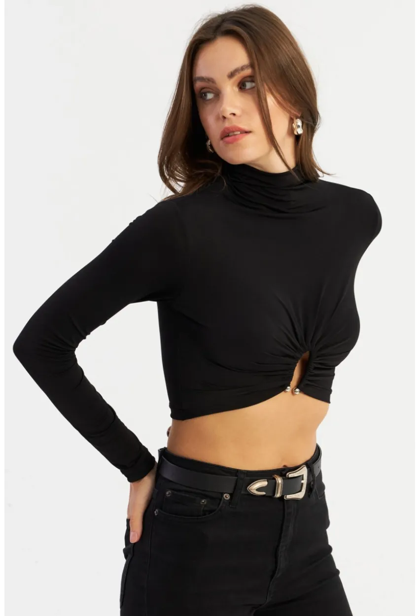 Kadın Siyah Aksesuarlı Crop Bluz EY2944