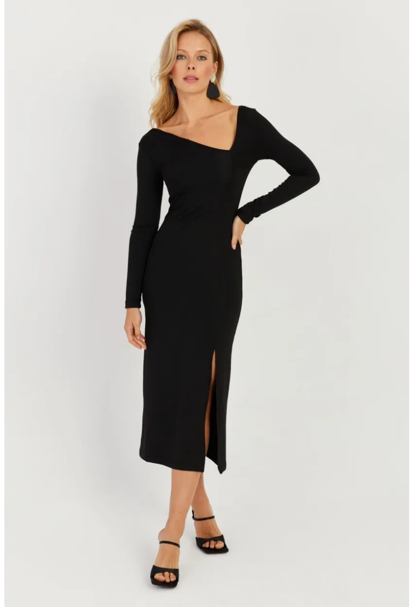 Kadın Siyah Asimetrik Yaka Yırtmaçlı Midi Elbise EY2708