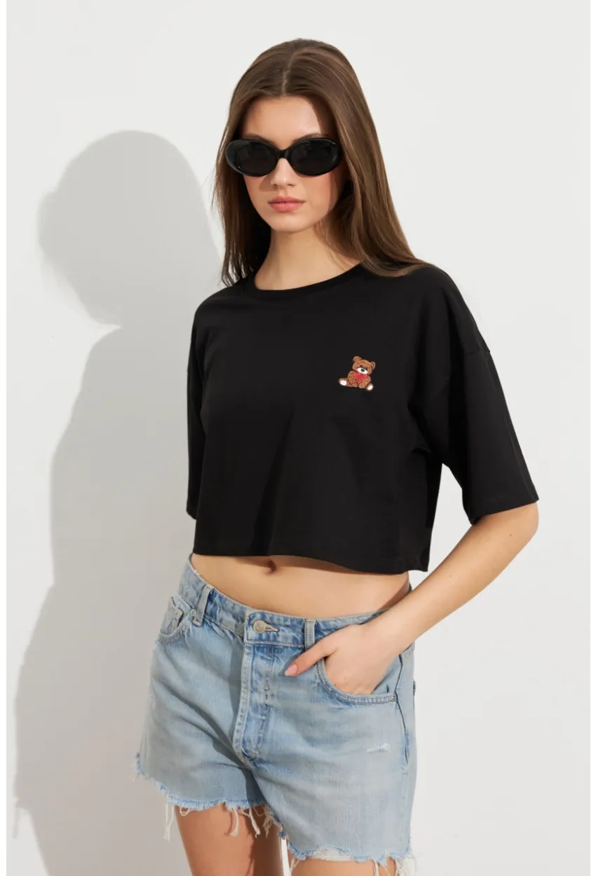 Kadın Siyah Ayıcık Nakışlı Crop T-Shirt ATS8700