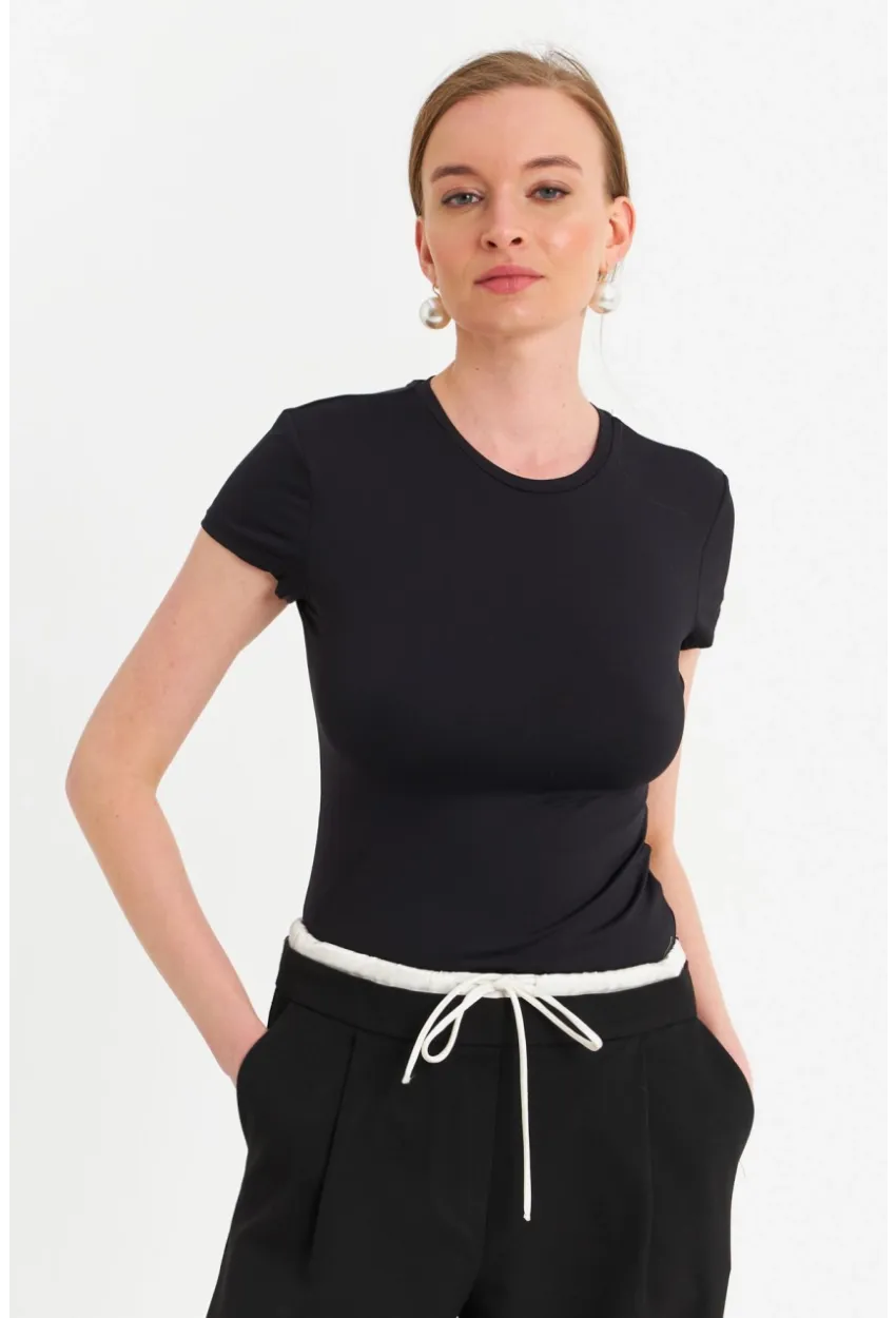 Kadın Siyah Basic T-Shirt FLS07