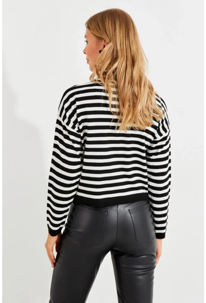 Kadın Siyah-Beyaz Çizgili Balıkçı Kısa Bluz YV201