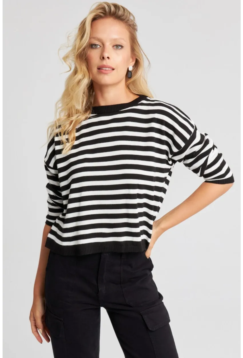Kadın Siyah-Beyaz Çizgili Triko İnce Kazak YV211