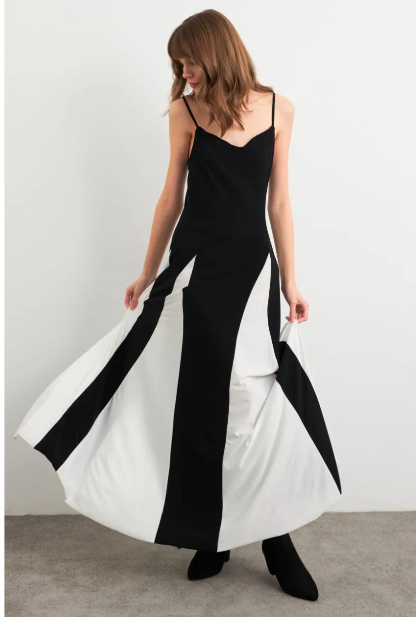 Kadın Siyah-Beyaz Kontrast Yırtmaçlı Maxi Elbise LİK16