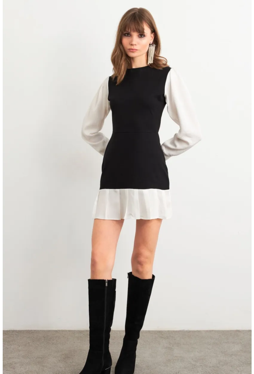 Kadın Siyah-Beyaz Renk Bloklu Mini Elbise HOR0052