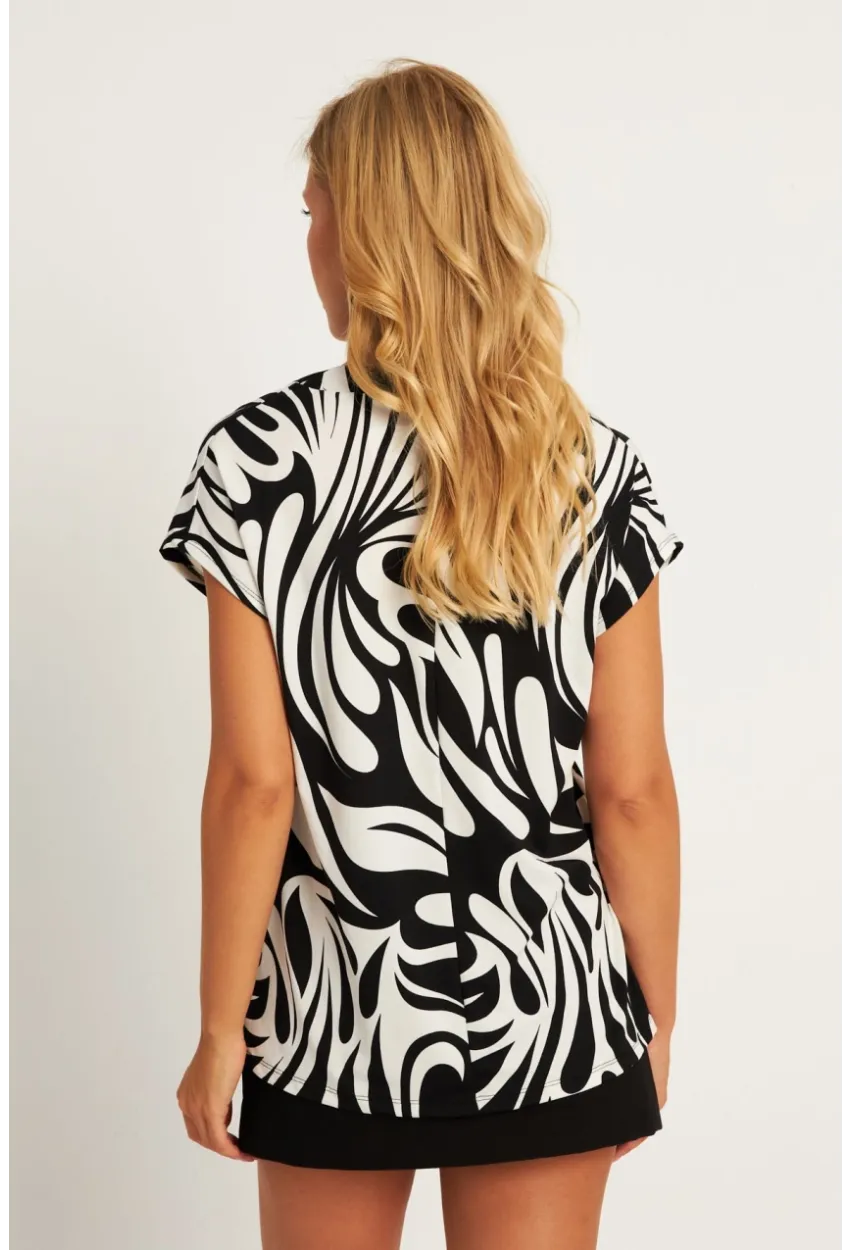 Kadın Siyah-Beyaz Zebra Desenli V Yaka Bluz AYD347