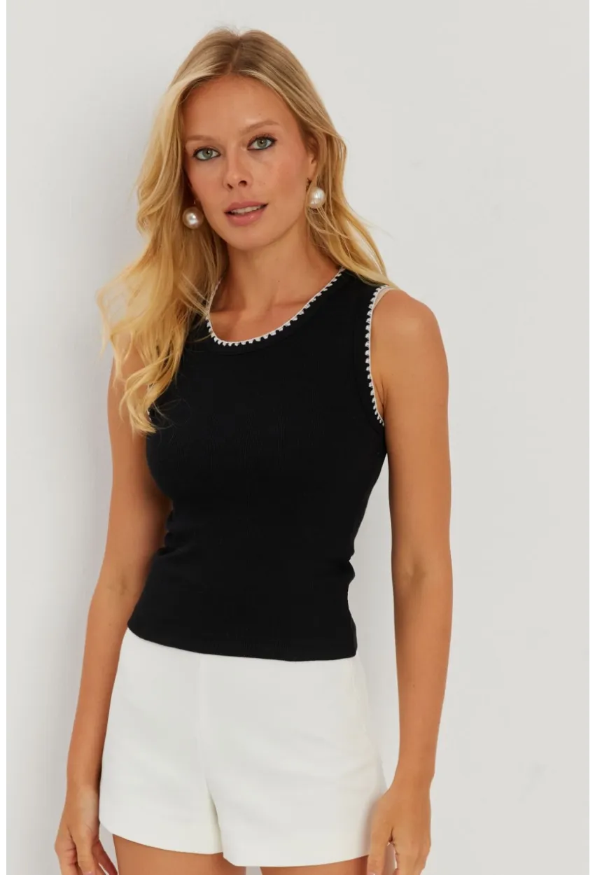 Kadın Siyah Biyeli Kaşkorse Bluz AYD318