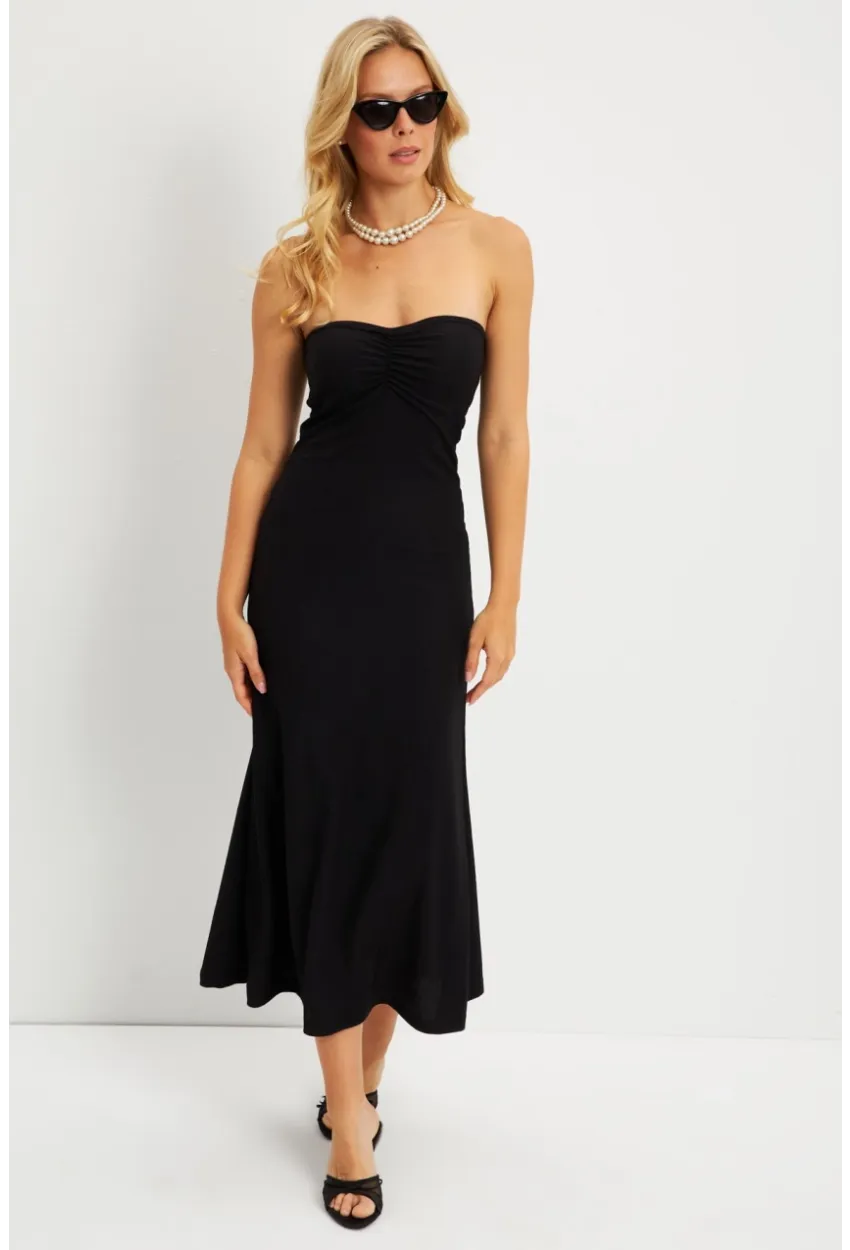 Kadın Siyah Bürümcük Straplez Midi Elbise EY2787