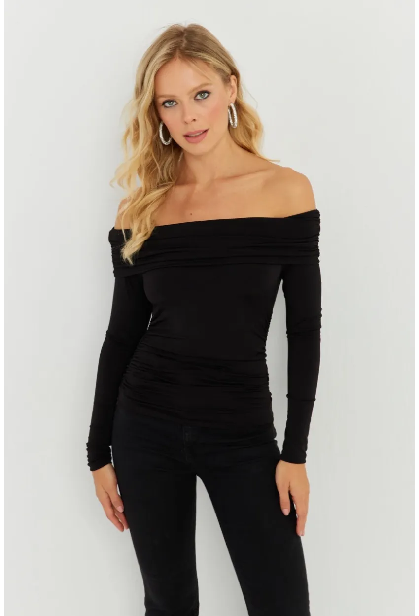 Kadın Siyah Büzgülü Madonna Bluz MON1119