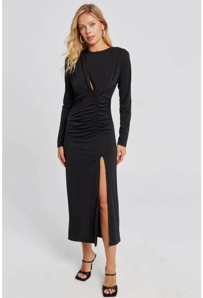 Kadın Siyah Büzgülü Yırtmaçlı Maxi Elbise BK272115