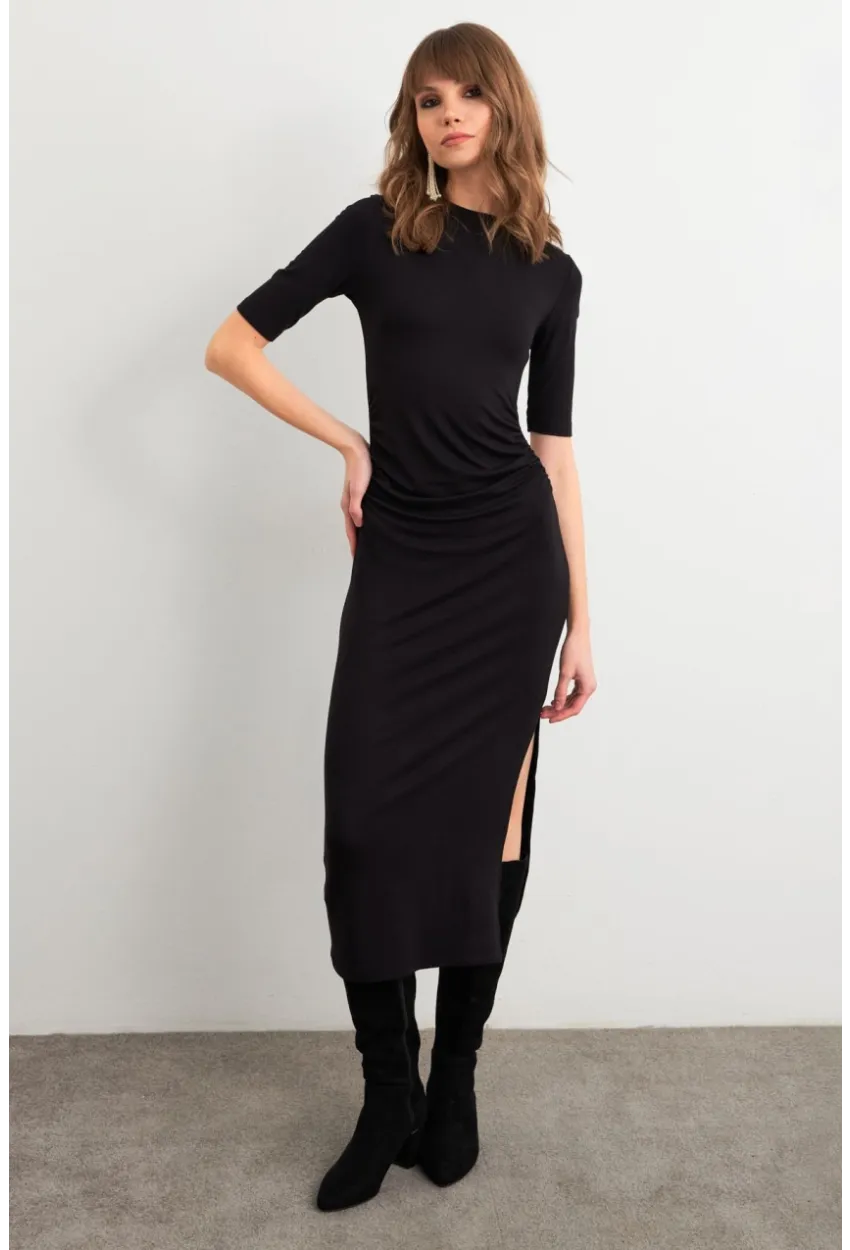 Kadın Siyah Büzgülü Yırtmaçlı Tshırt Elbise FS9594
