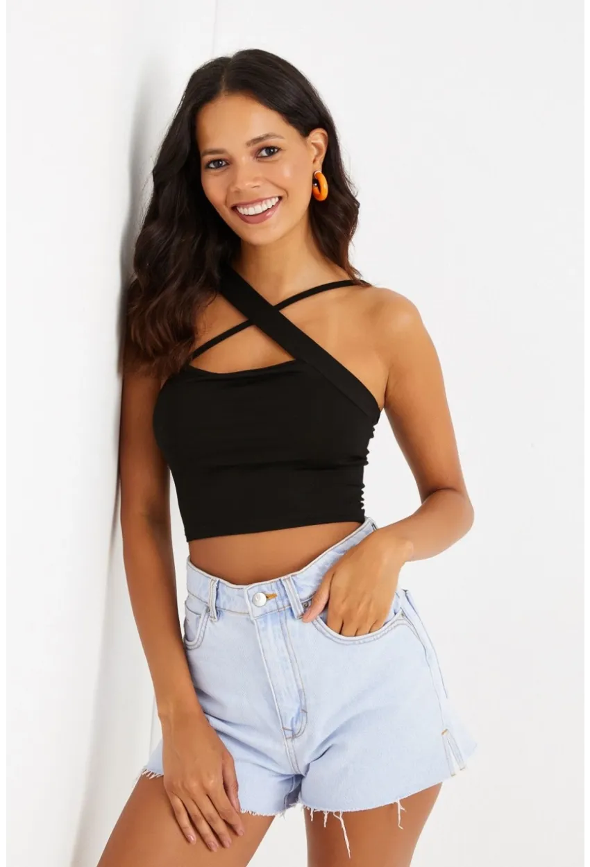 Kadın Siyah Çapraz Askı Viskon Crop Bluz B1601