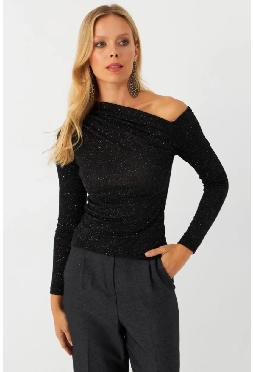 Kadın Siyah Çapraz Yaka Simli Bluz ERL10060