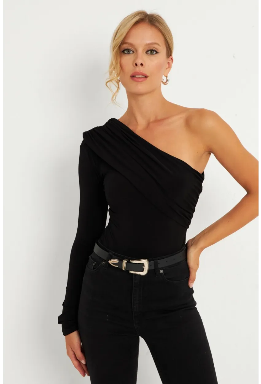 Kadın Siyah Çapraz Yaka Tek Kol Çıtçıtlı Body B5009