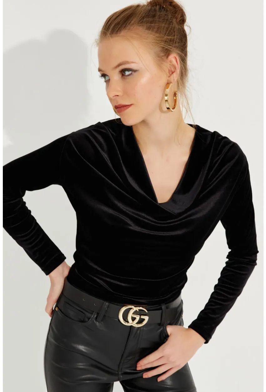 Kadın Siyah Degaje Yaka Kadife Bluz LPP1242