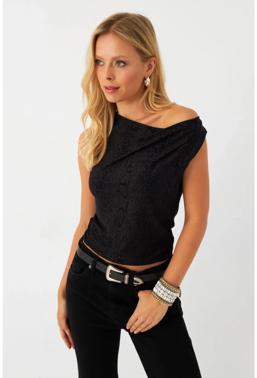 Kadın Siyah Degaje Yaka Kolsuz Bluz LPP1297