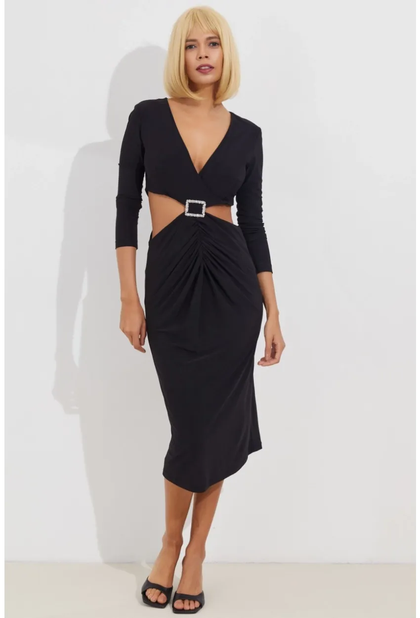 Kadın Siyah Dekolteli Büzgülü Midi Elbise BK1591