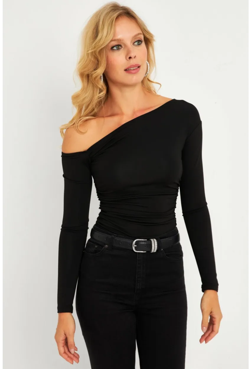 Kadın Siyah Drapeli Bluz B5004