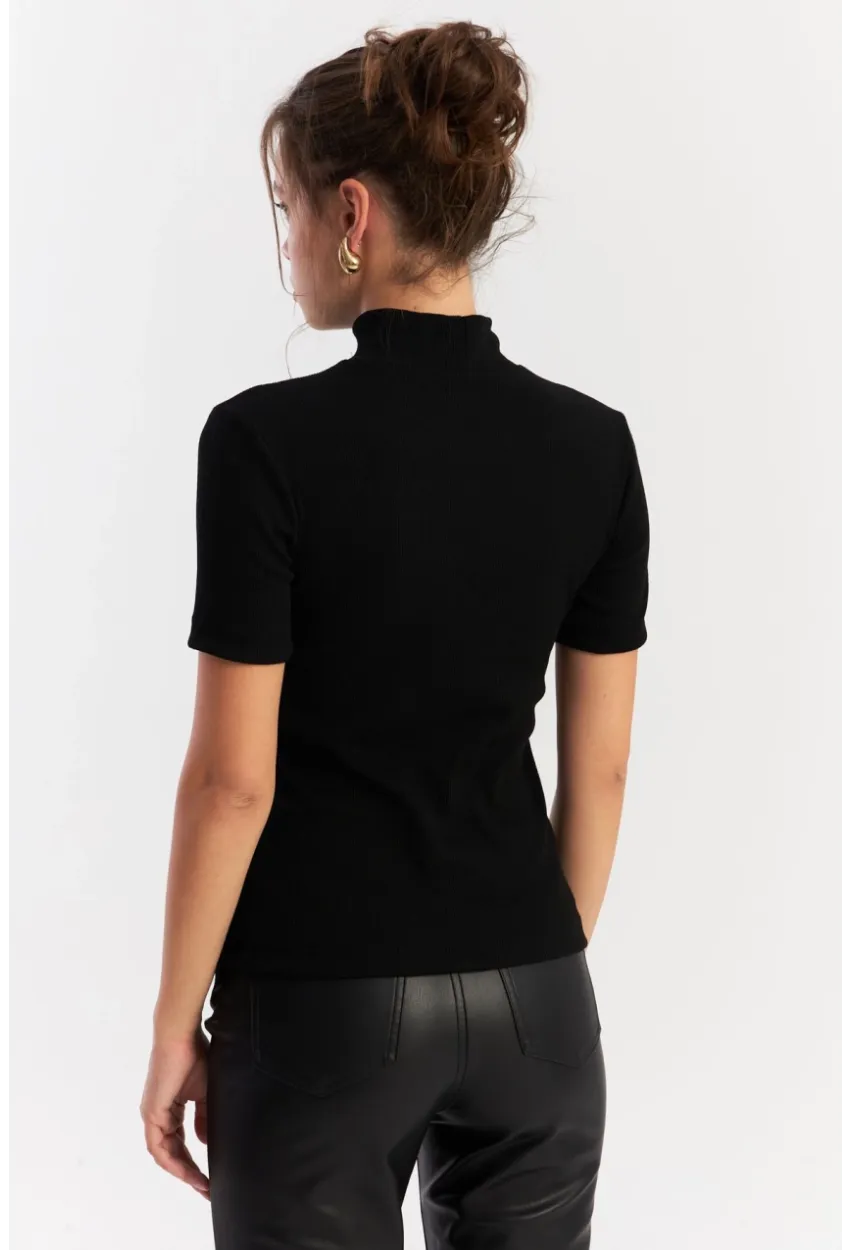 Kadın Siyah Düğme Aksesuarlı Bluz EY2926