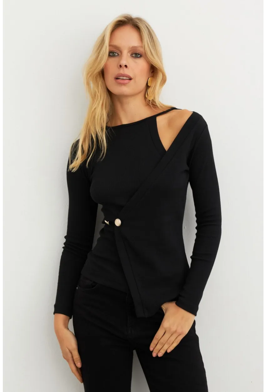 Kadın Siyah Düğme Detaylı Kruvaze Bluz EY3015