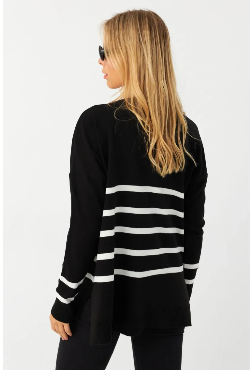 Kadın Siyah-Ekru V Yaka Çizgili Triko Kazak MYİL550