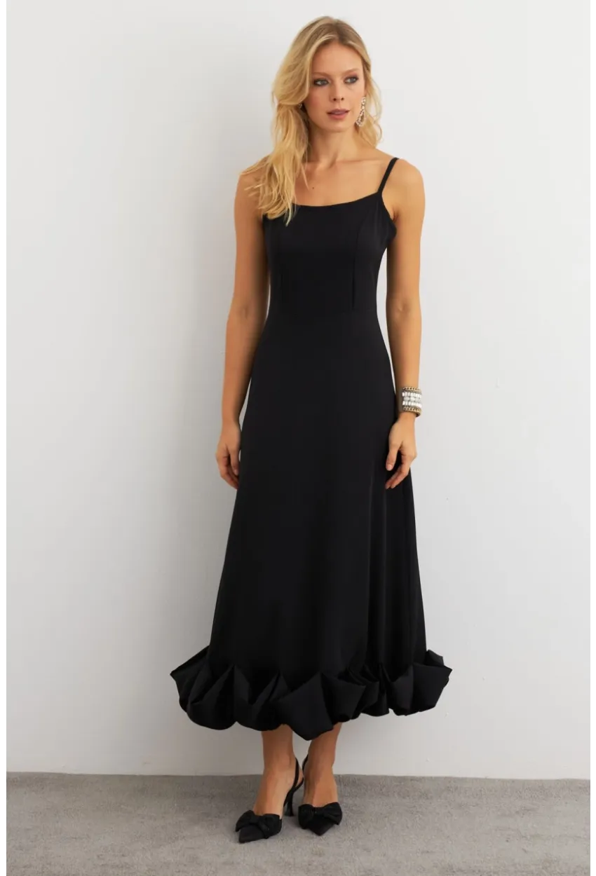Kadın Siyah Eteği Fırfırlı Şık Maxi Elbise FRY2266