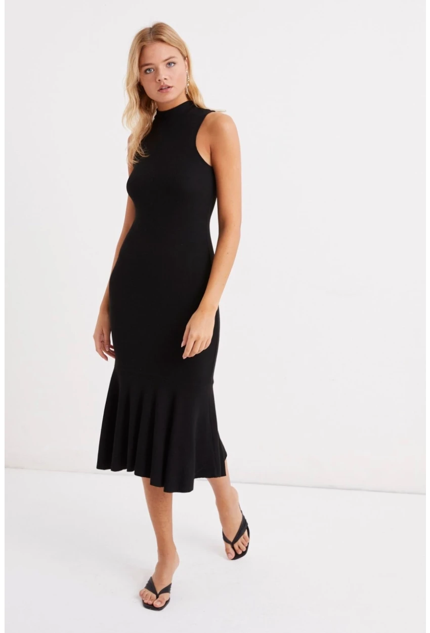 Kadın Siyah Eteği Volanlı Kaşkorse Kolsuz Elbise Yİ1888