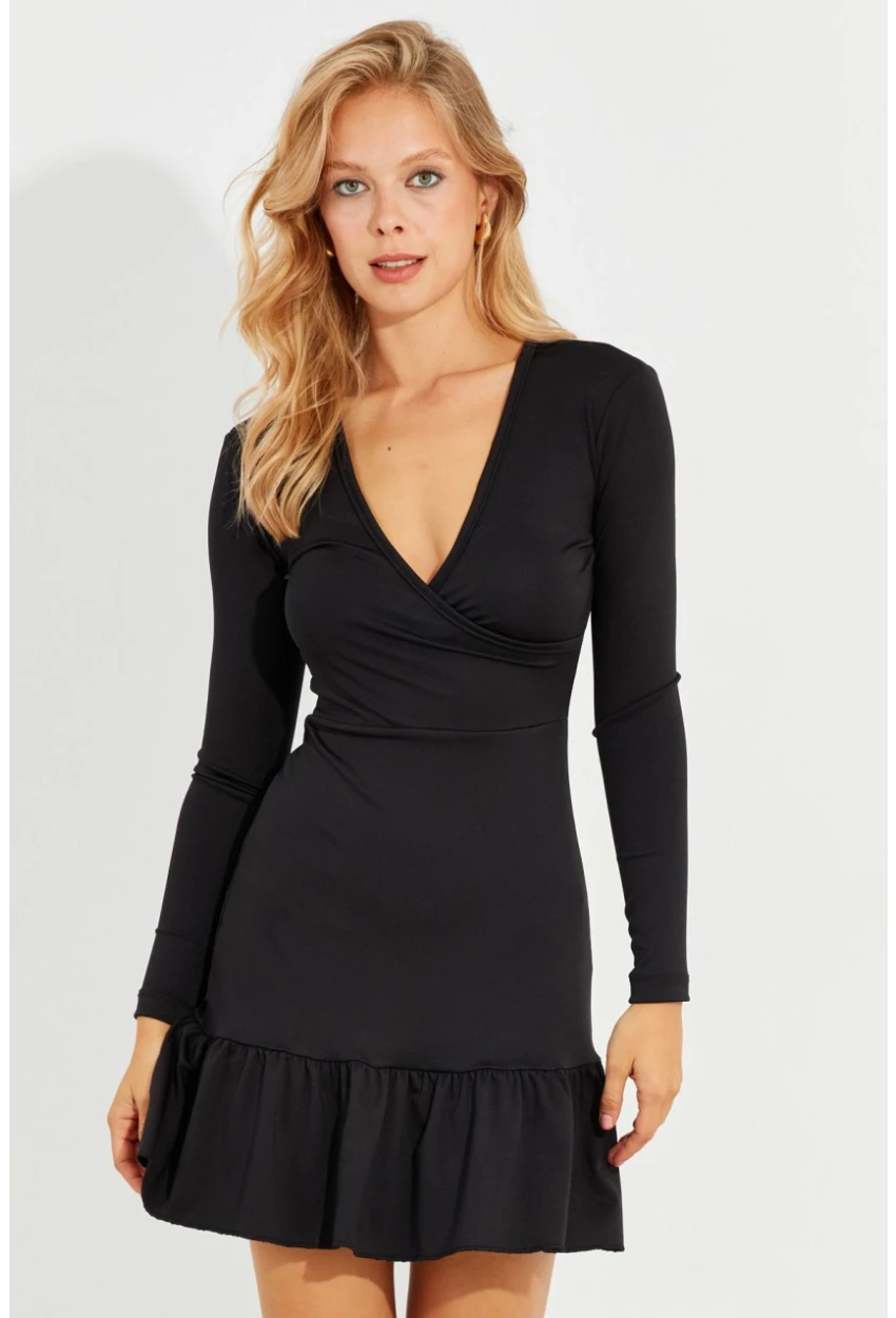 Kadın Siyah Eteği Volanlı Kruvaze Mini Elbise EY2566