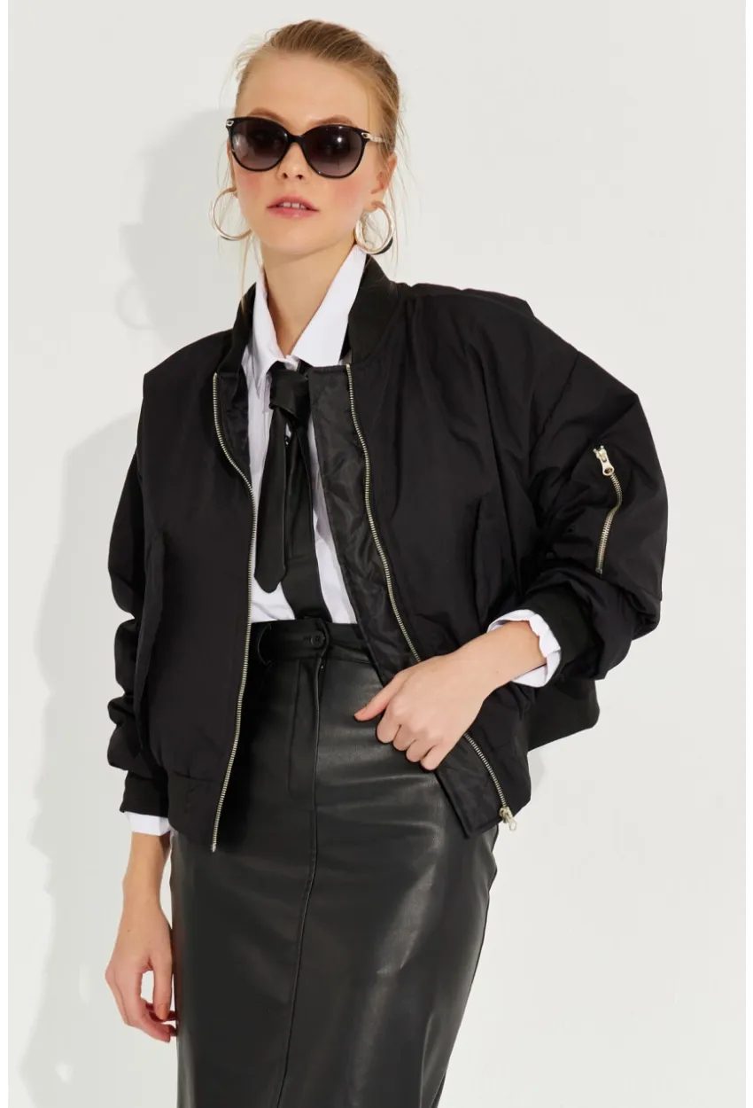 Kadın Siyah Fermuarlı Bomber Mont QRS8367