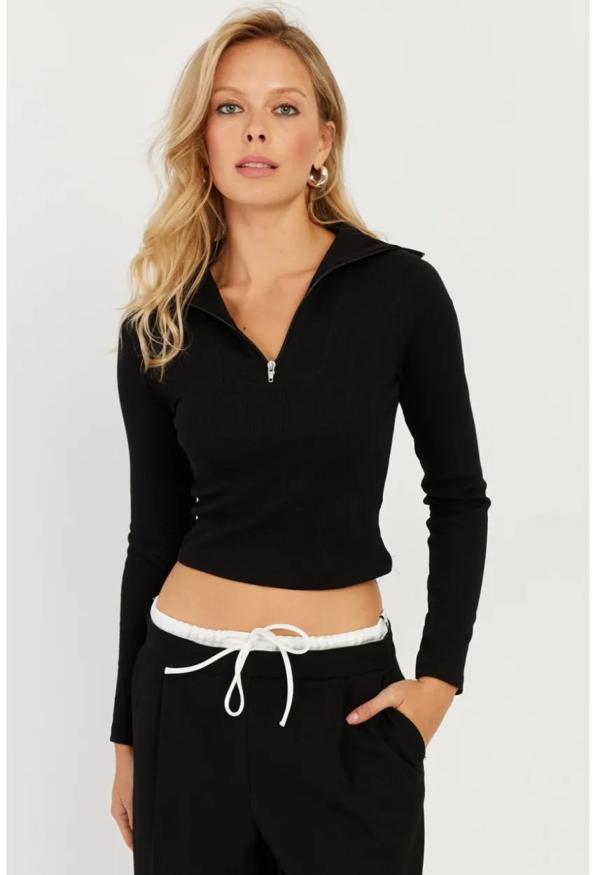 Kadın Siyah Fermuarlı Kısa Bluz CY336