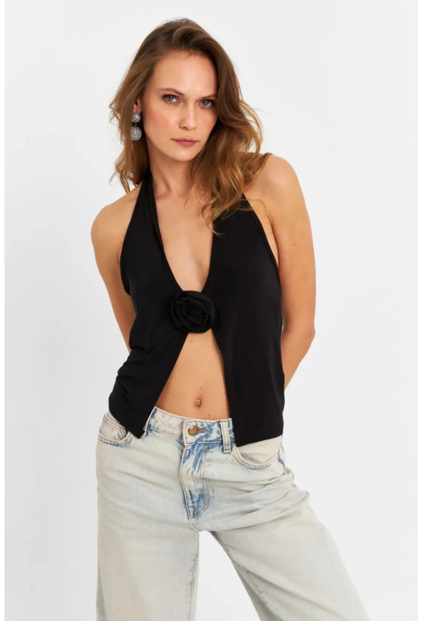 Kadın Siyah Gül Aksesuar Detaylı Crop Bluz ELT3923
