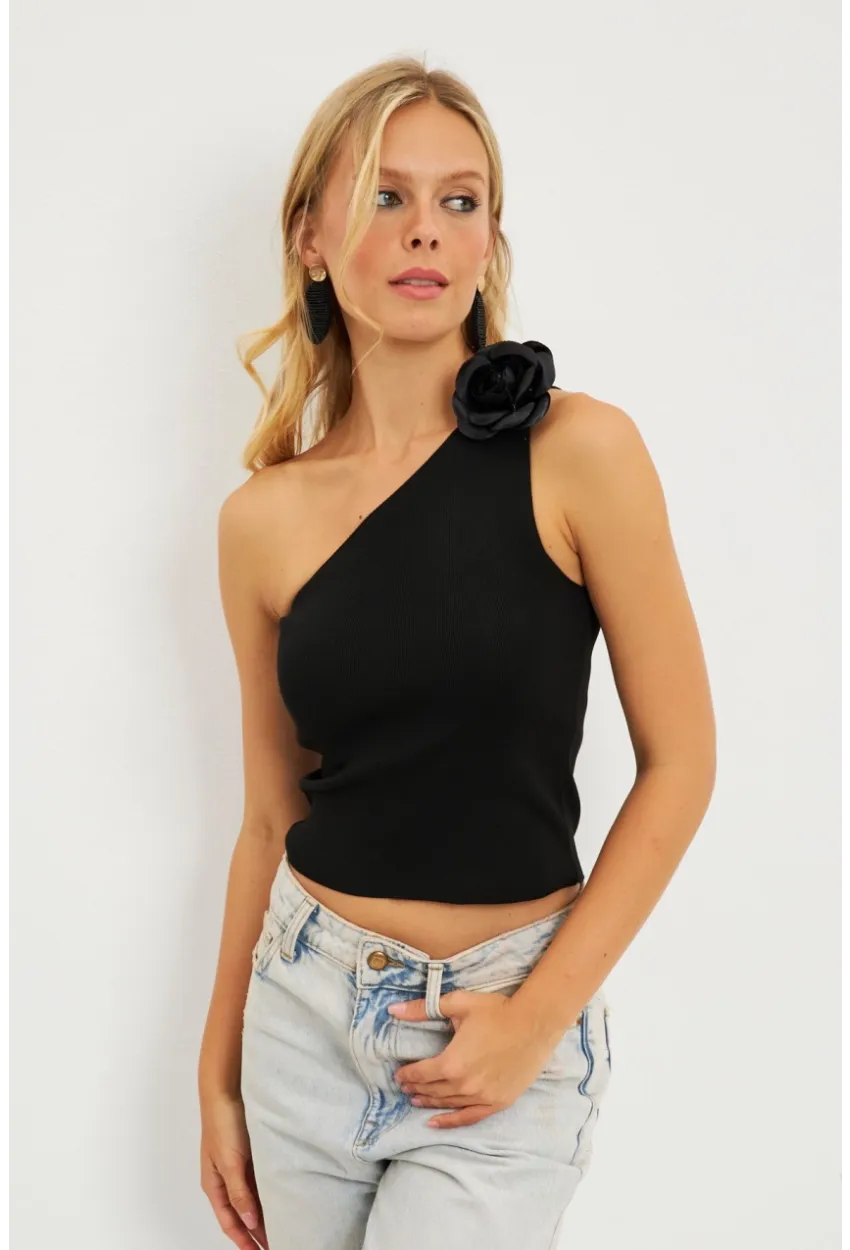 Kadın Siyah Gül Aksesuarlı Triko Bluz ET02