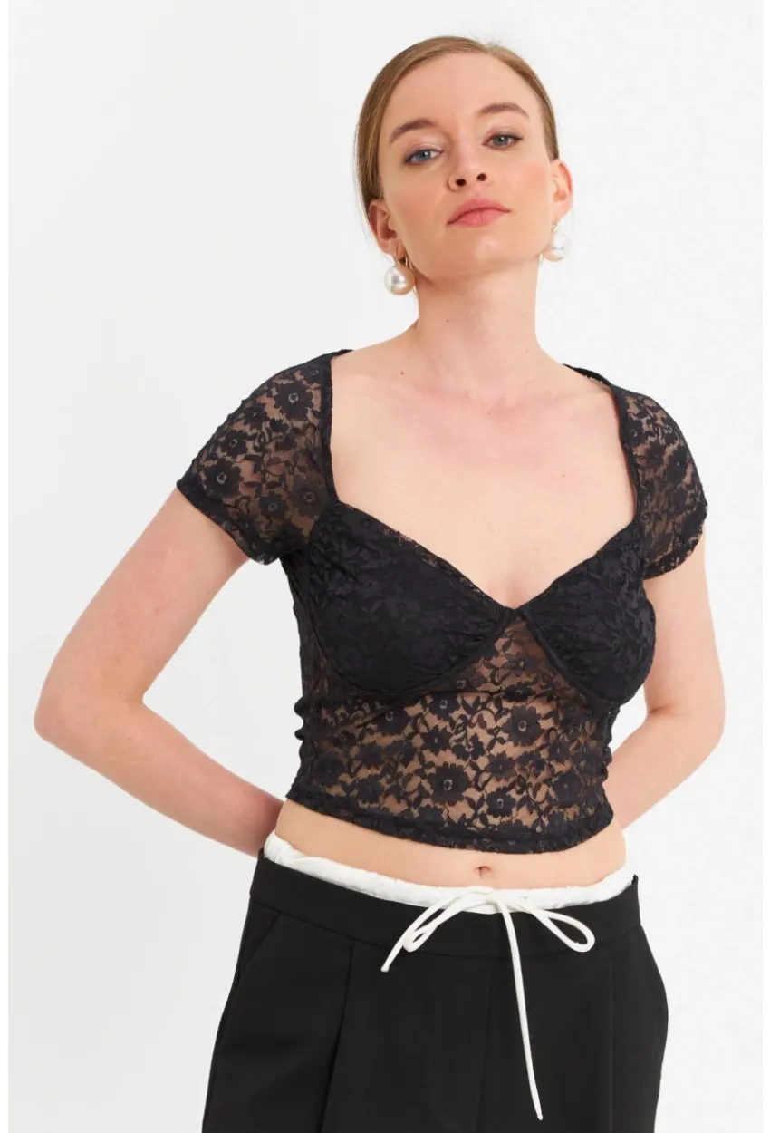 Kadın Siyah Kalp Yaka Tül Crop Bluz TPG05