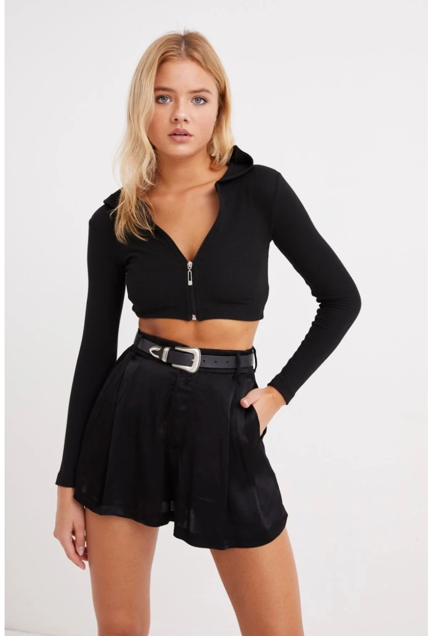 Kadın Siyah Kapüşonlu Kısa Kaşkorse Bluz EY1032